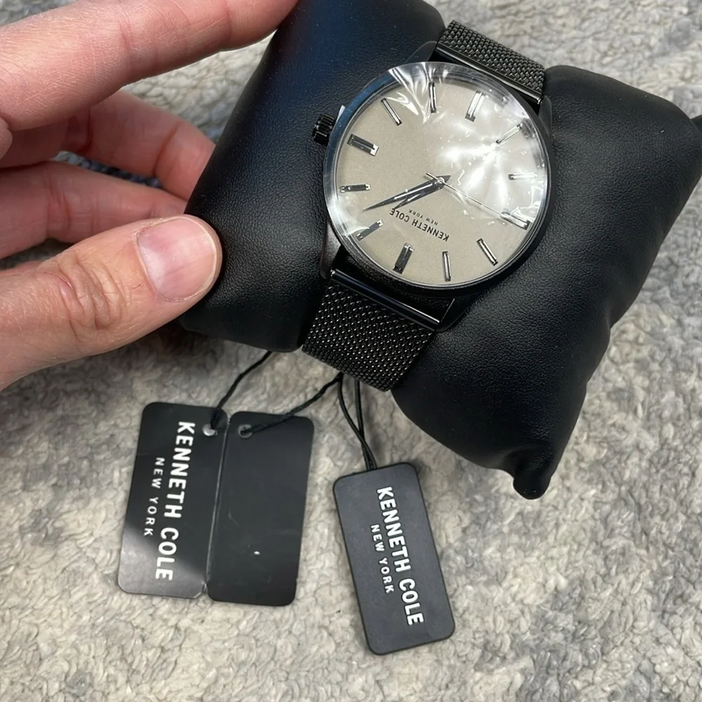 NIB Kenneth Cole Classic Watch Stainless Steel Back Water Resistant